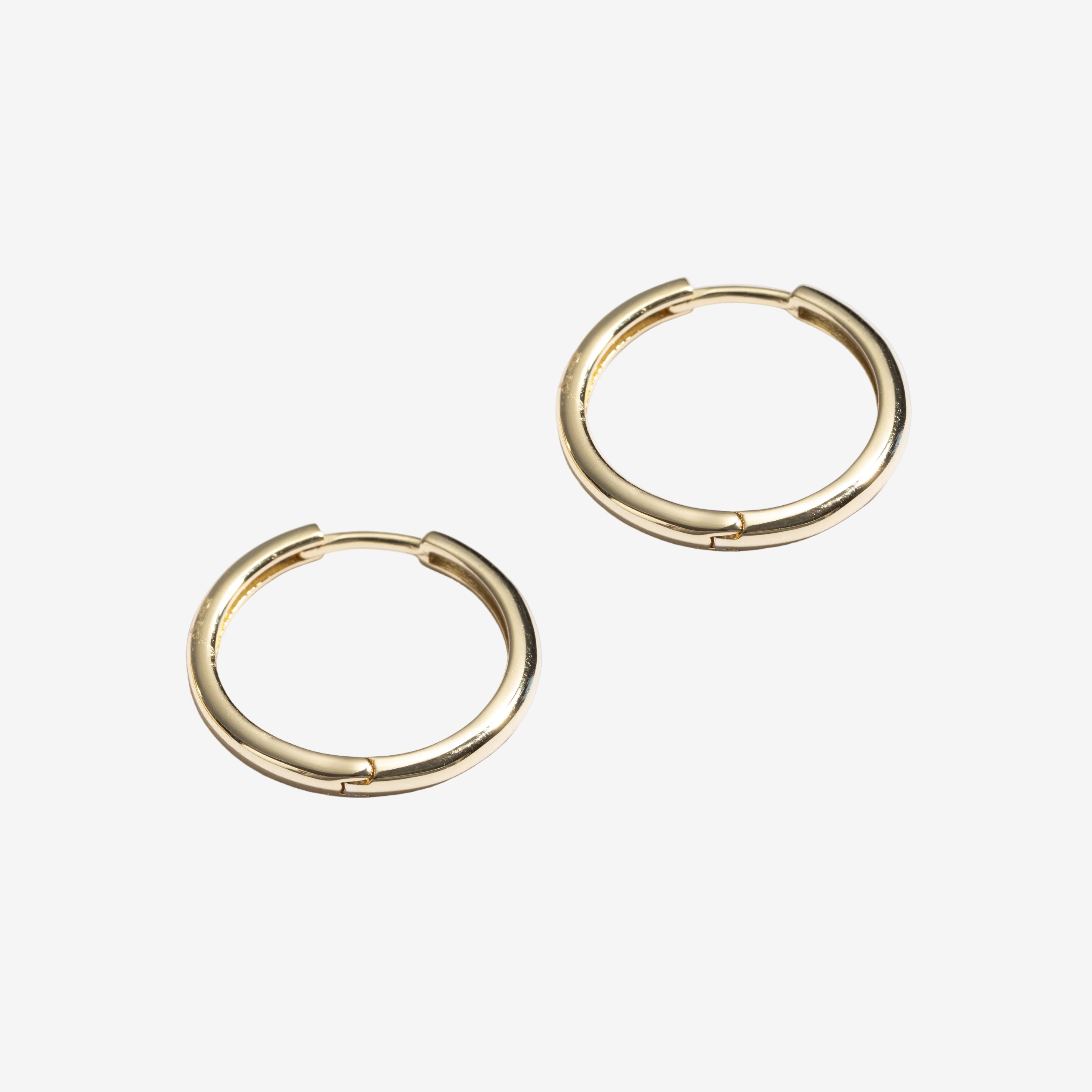 עגילי Kanut L זהב