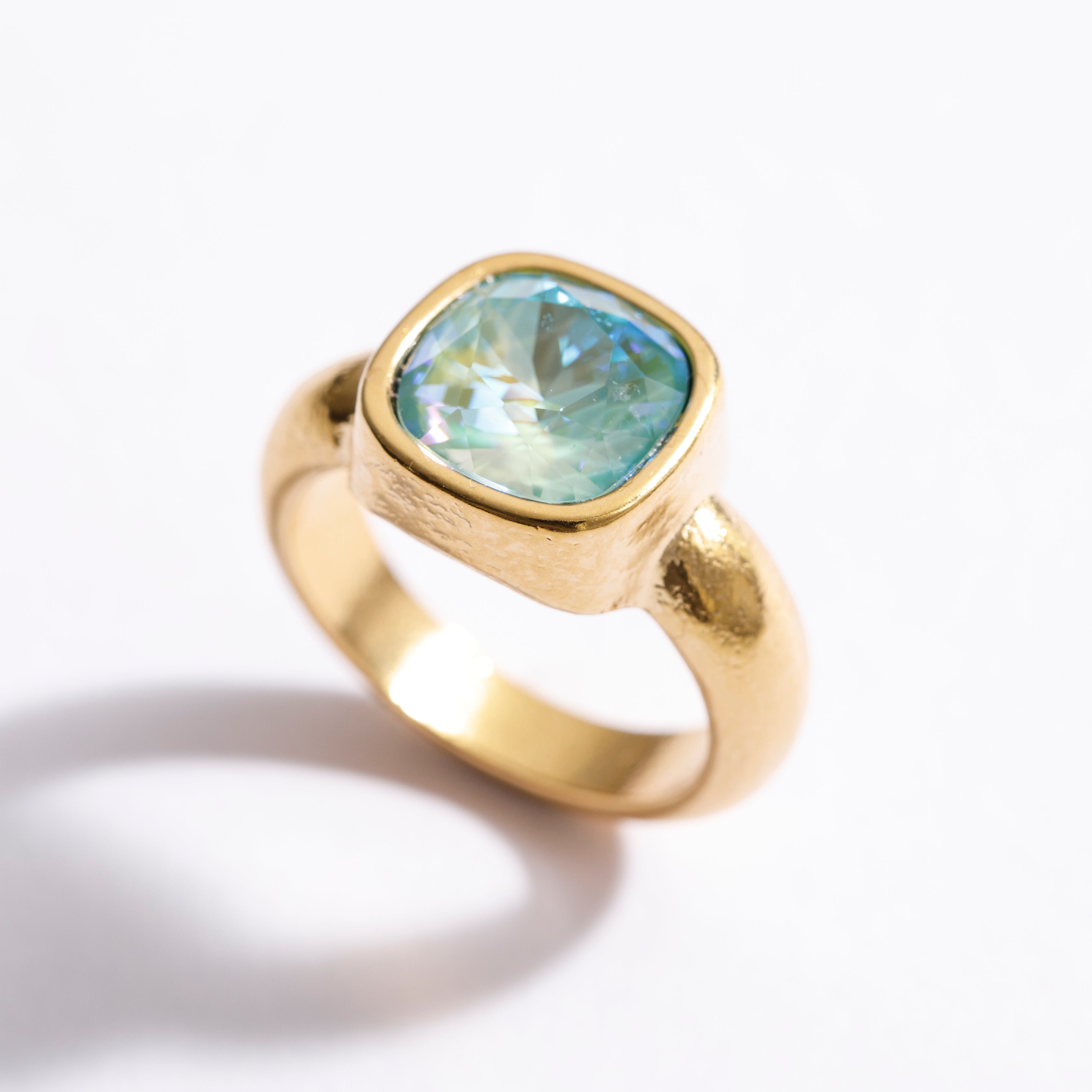 טבעת אוהבת להתגנדר