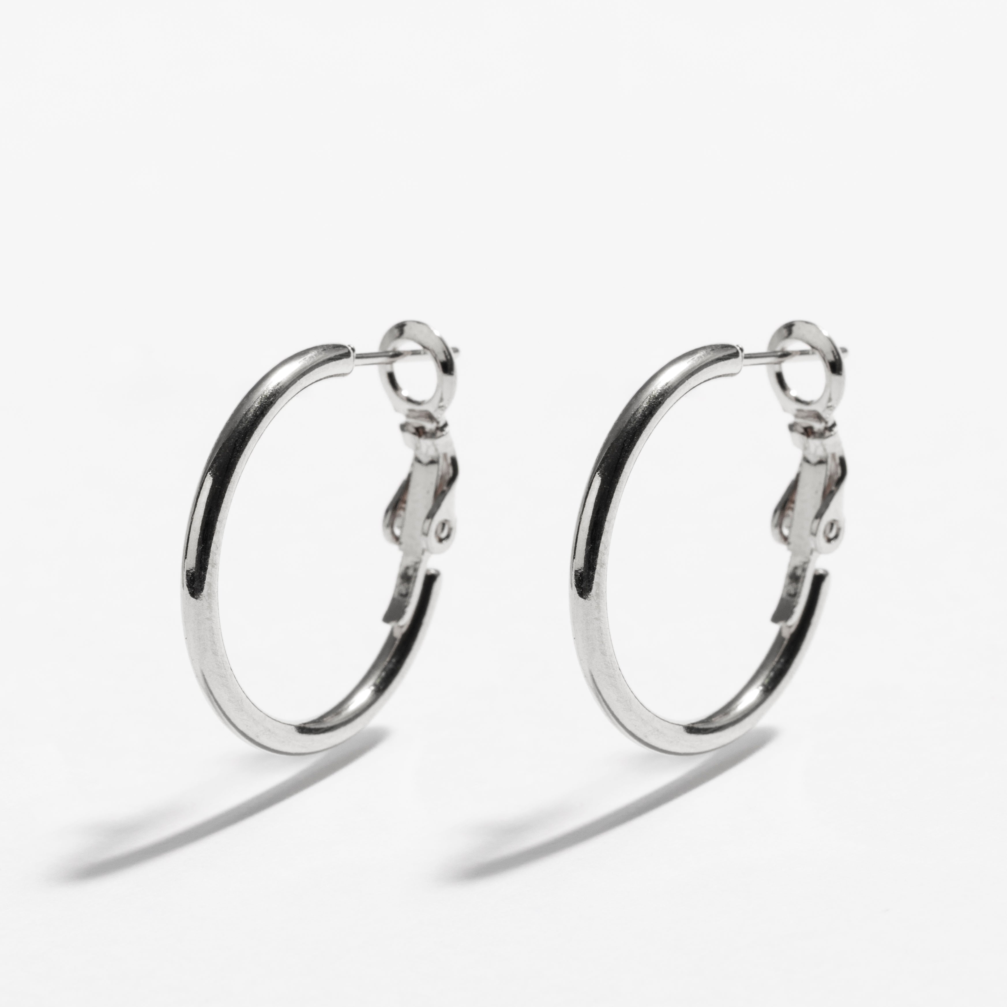 עגילי Must M כסף