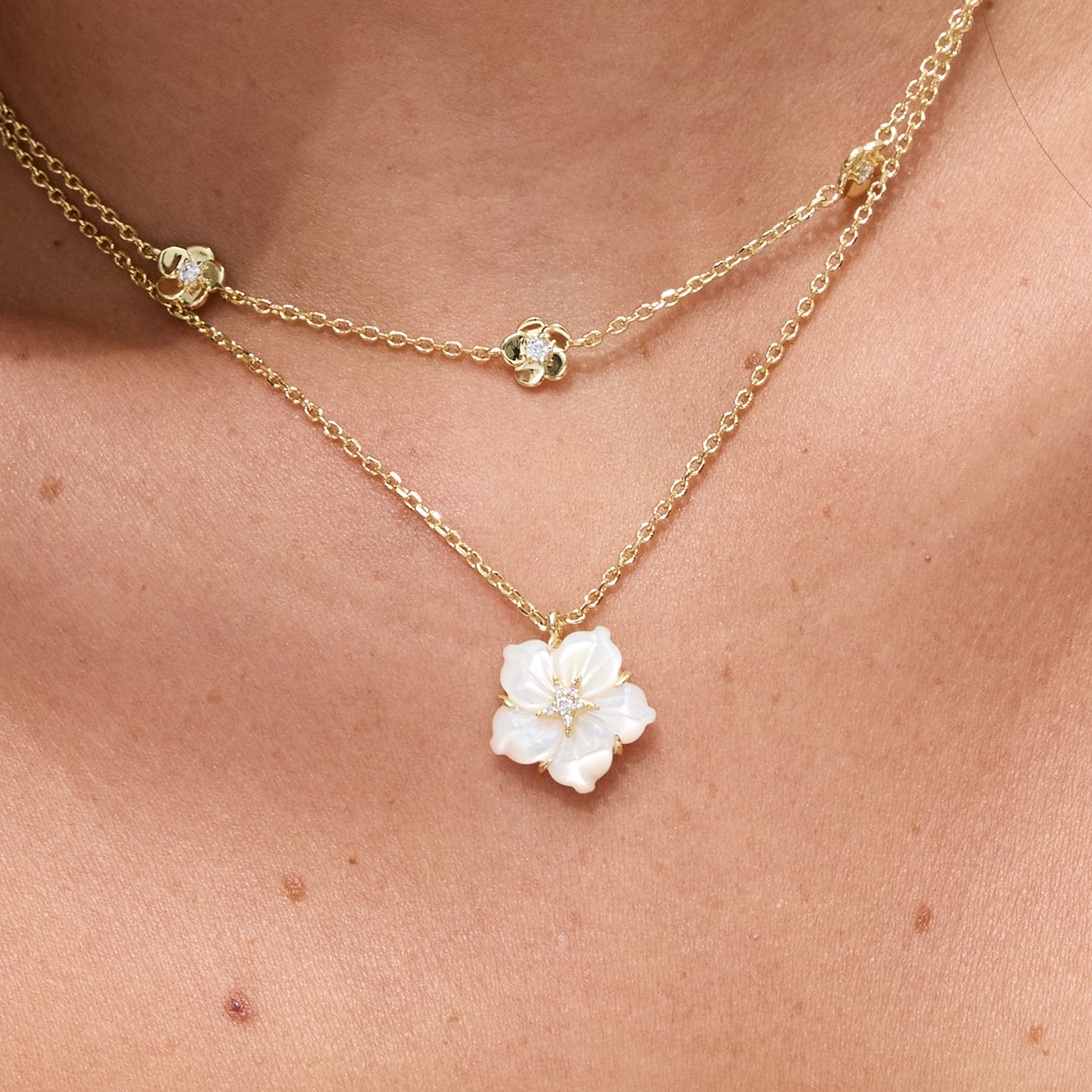 שרשרת Daisy זהב לבן